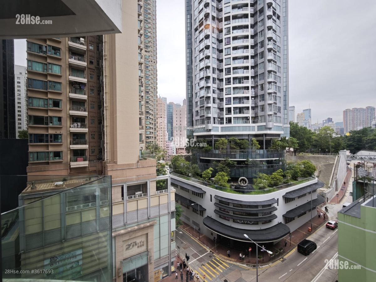 Queen's Cube Rental Studio , 1 Bathroom 297 ft² Queen's Cube Rental Studio , 1 Bathroom 297 ft²