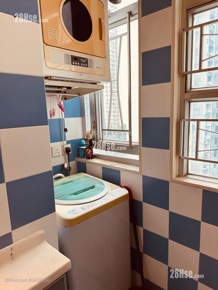 Tsz Oi Court Sell 2 Bedrooms 554 ft² Tsz Oi Court Sell 2 Bedrooms 554 ft²