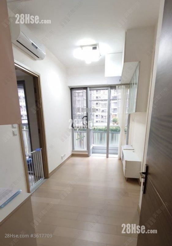 The Reach Sell 2 Bedrooms , 1 Bathroom 403 ft² The Reach Sell 2 Bedrooms , 1 Bathroom 403 ft²