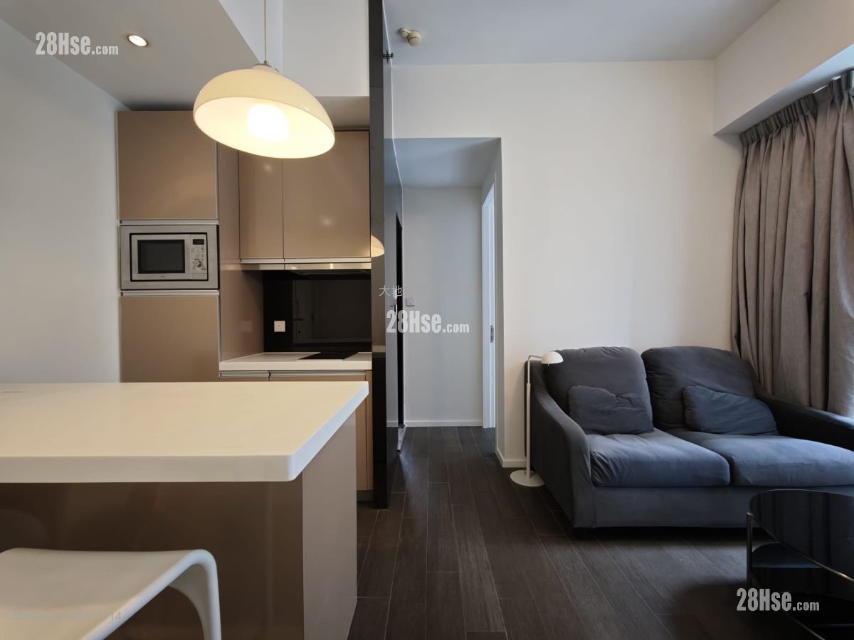 Queen's Cube Rental 1 Bedroom , 1 Bathroom 380 ft² Queen's Cube Rental 1 Bedroom , 1 Bathroom 380 ft²