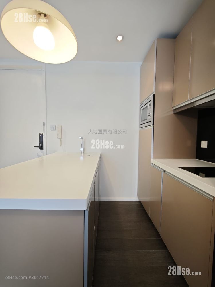 Queen's Cube Rental 1 Bedroom , 1 Bathroom 380 ft² Queen's Cube Rental 1 Bedroom , 1 Bathroom 380 ft²