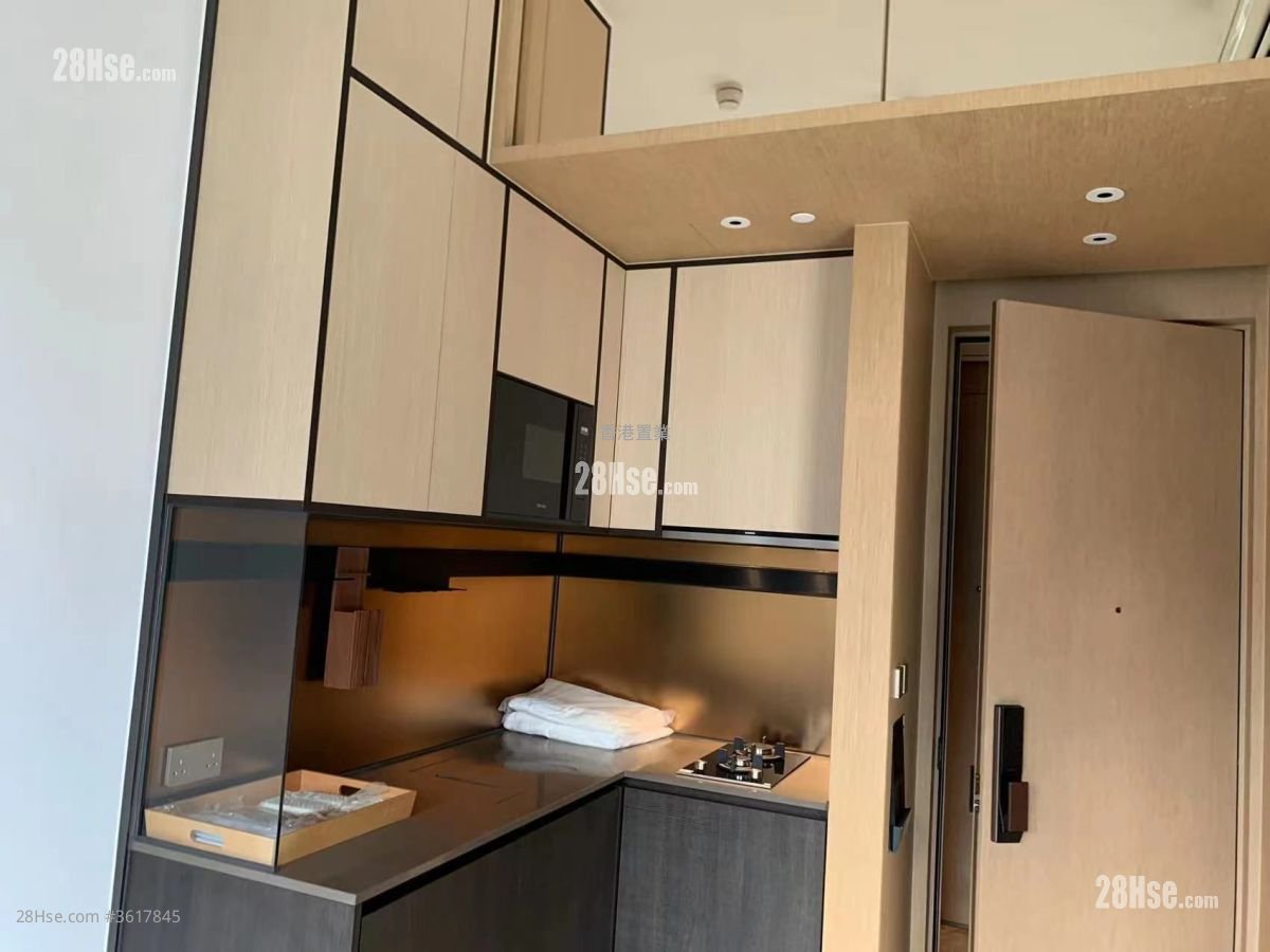 Aquila Square Mile Rental 1 Bedroom , 1 Bathroom 257 ft²