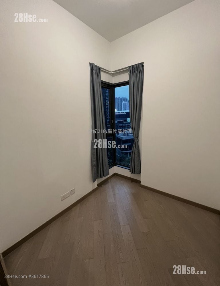 Upper River Bank Rental 2 Bedrooms , 1 Bathroom 466 ft² Upper River Bank Rental 2 Bedrooms , 1 Bathroom 466 ft²