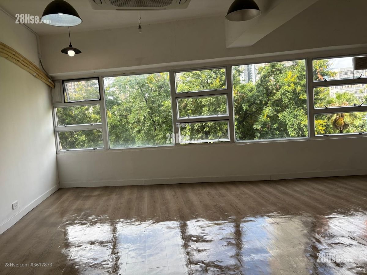 油塘工業大廈 租盤 355 平方呎 油塘工業大廈 租盤 355 平方呎