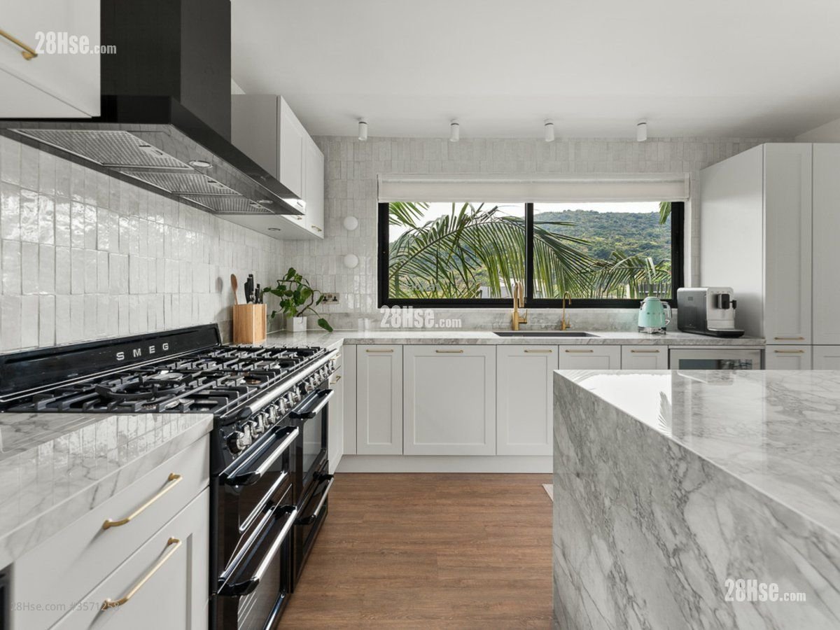 水口 售盤 3 房 , 3 浴室 2,100 平方呎 水口 售盤 3 房 , 3 浴室 2,100 平方呎