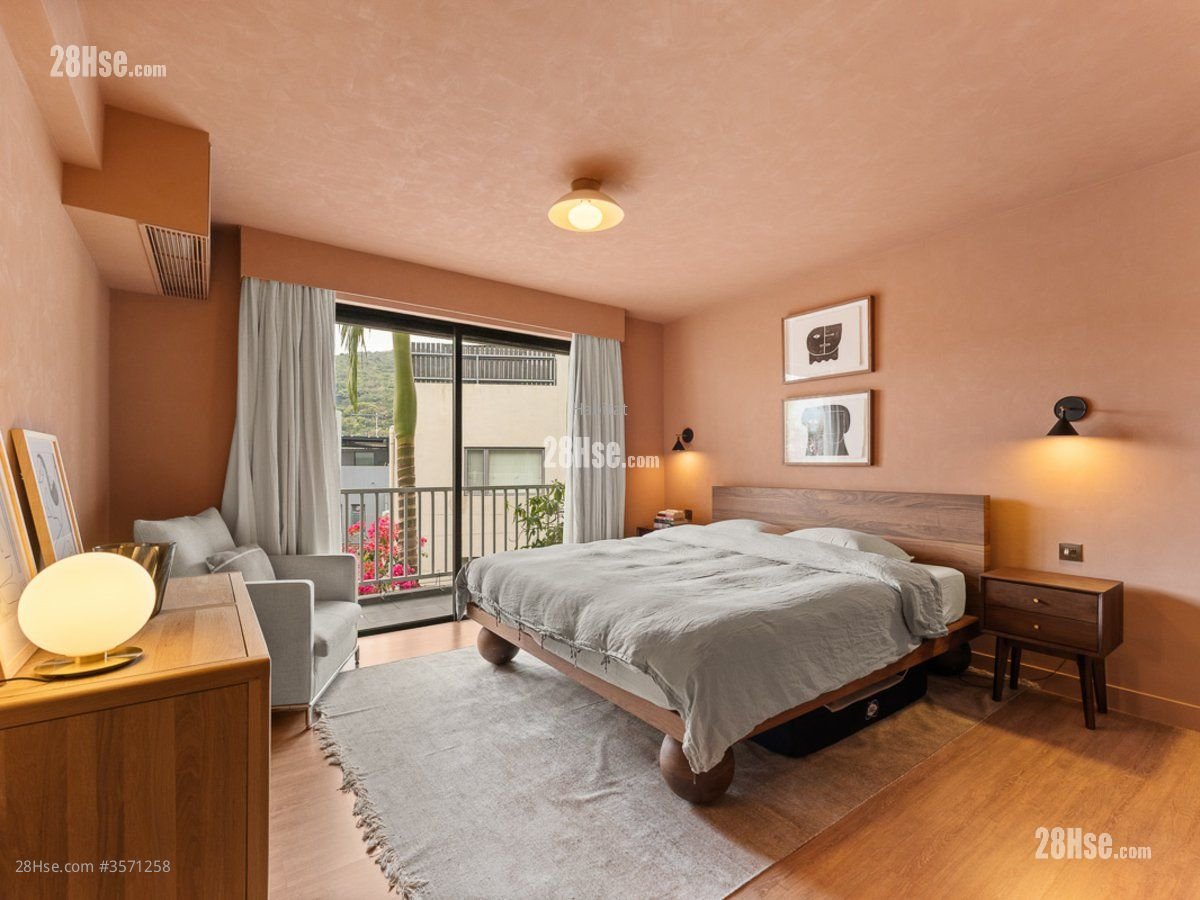 水口 售盤 3 房 , 3 浴室 2,100 平方呎 水口 售盤 3 房 , 3 浴室 2,100 平方呎