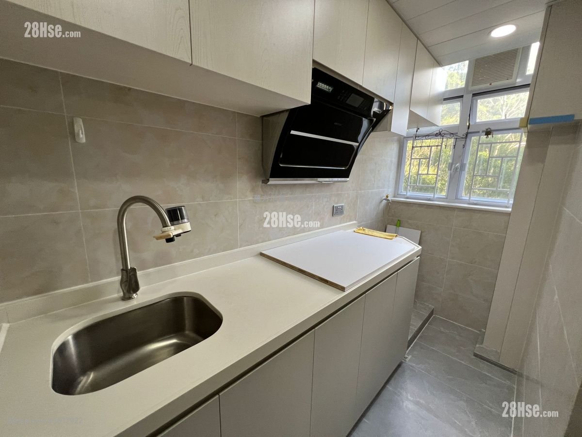 Kwong Yuen Estate Sell 3 Bedrooms , 1 Bathroom 544 ft² Kwong Yuen Estate Sell 3 Bedrooms , 1 Bathroom 544 ft²