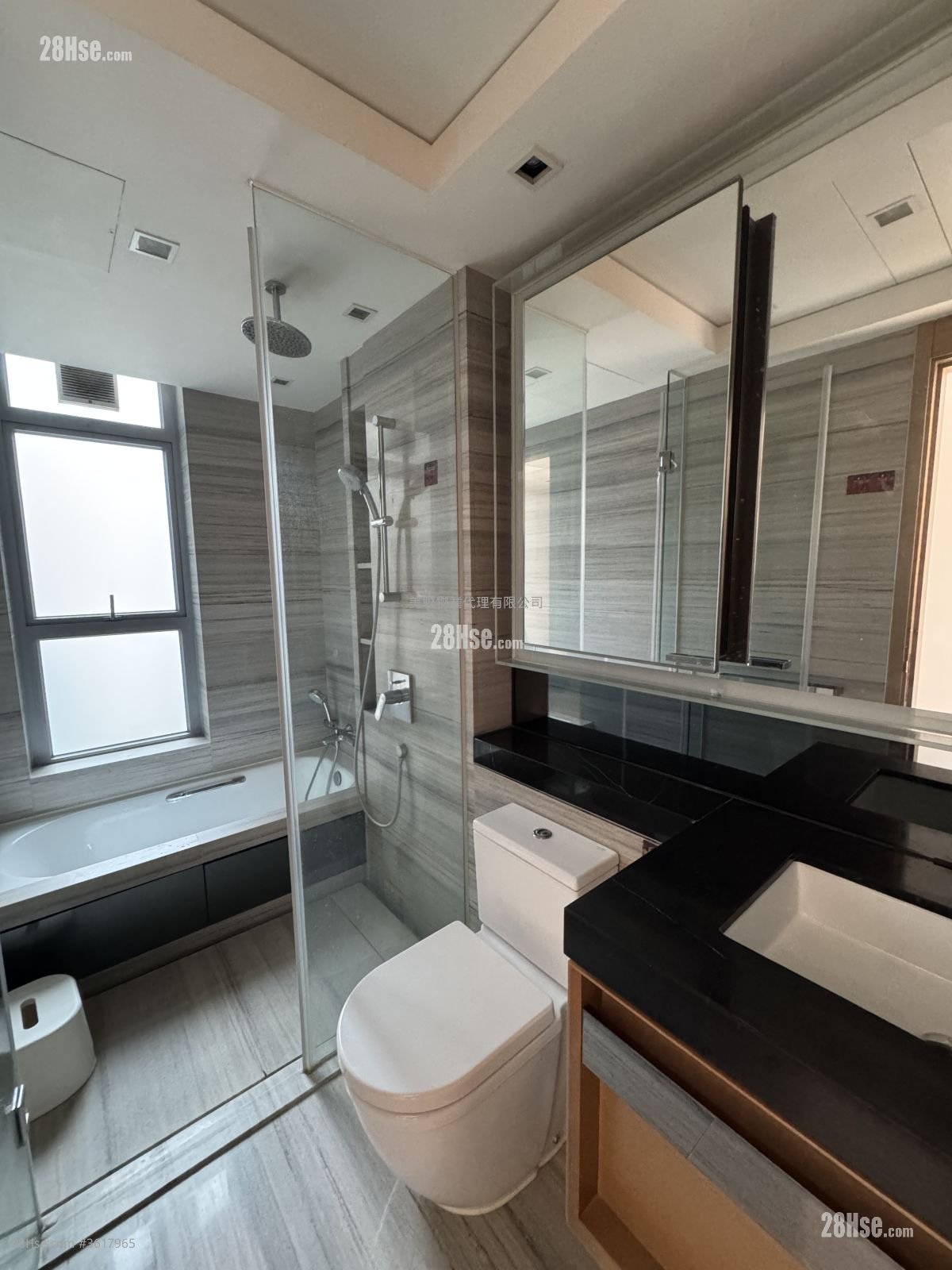 峻峦 租盘 935 平方尺 峻峦 租盘 935 平方尺