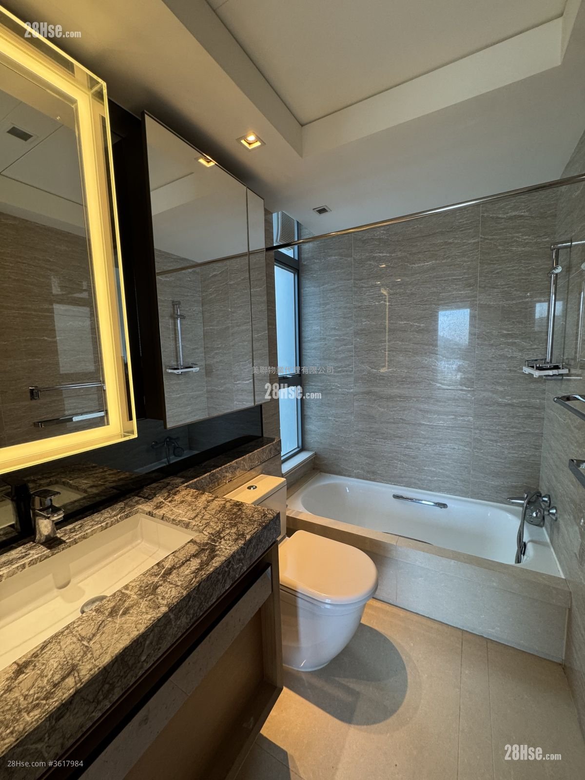 峻峦 租盘 583 平方尺 峻峦 租盘 583 平方尺