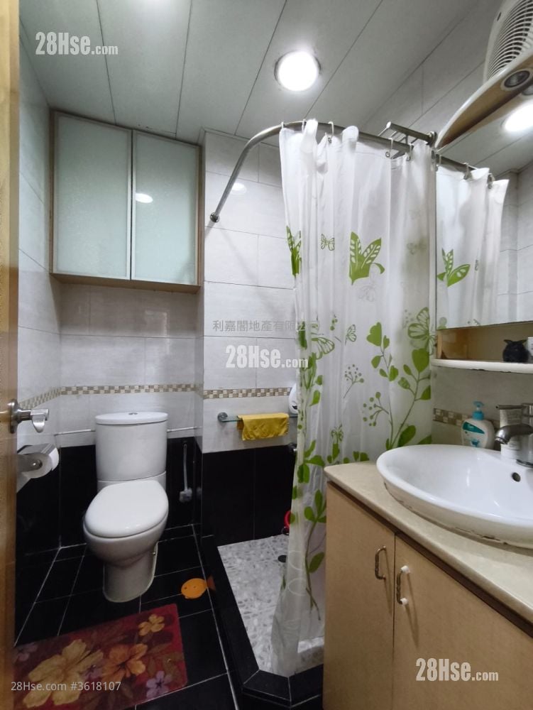 Rambler Crest Sell 2 Bedrooms , 1 Bathroom 451 ft² Rambler Crest Sell 2 Bedrooms , 1 Bathroom 451 ft²