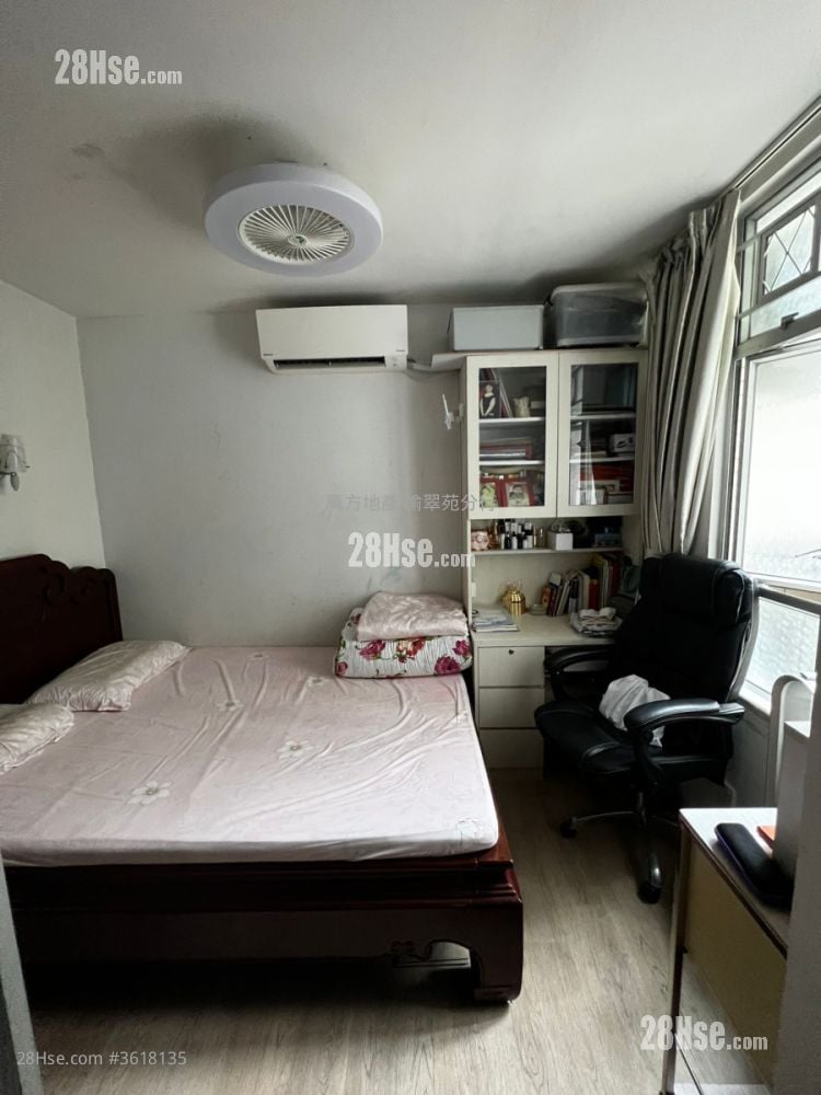 Yu Chui Court Sell 3 Bedrooms , 2 Bathrooms 650 ft² Yu Chui Court Sell 3 Bedrooms , 2 Bathrooms 650 ft²