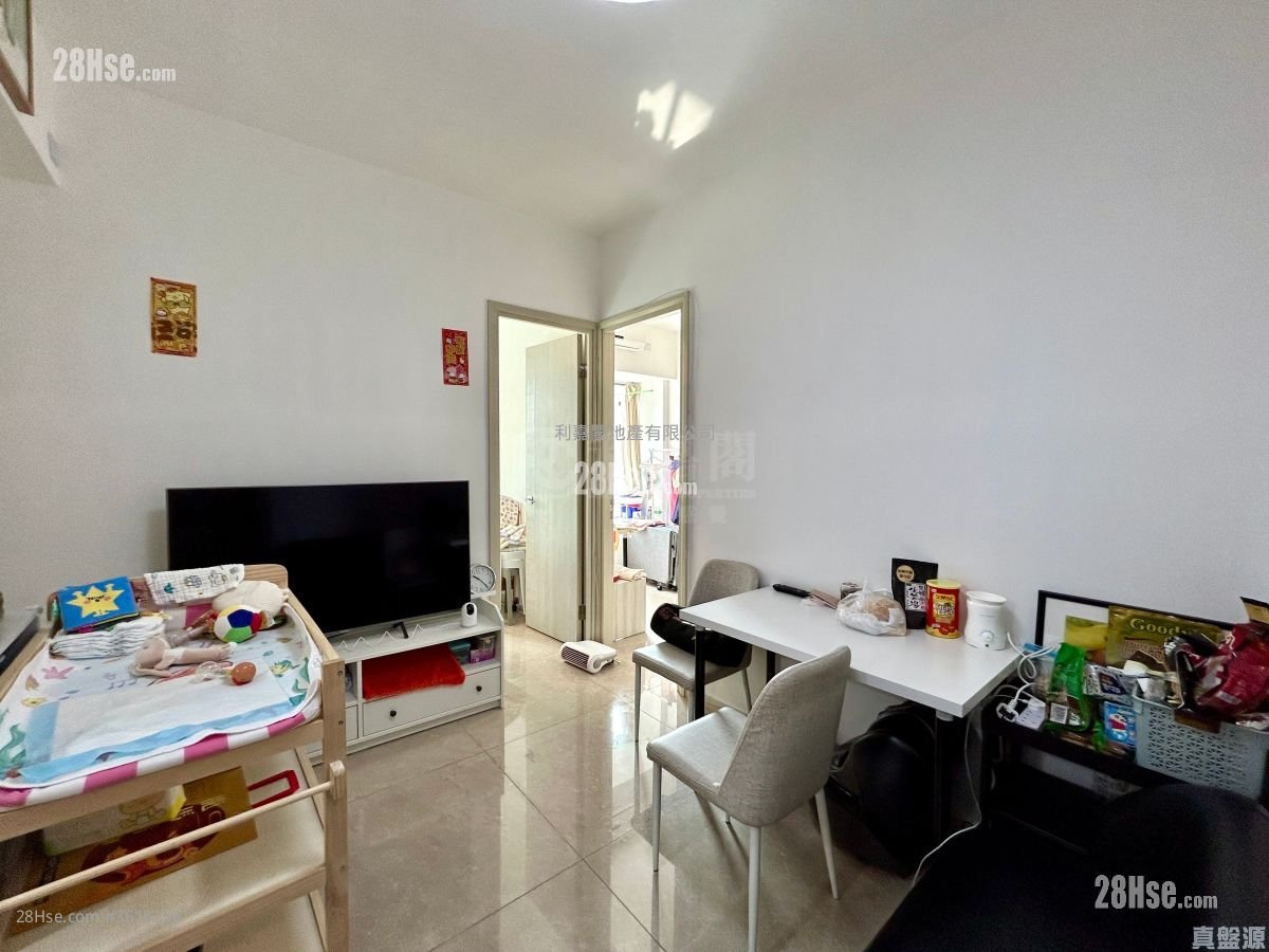 Yuccie Square Sell 2 Bedrooms , 1 Bathroom 429 ft² Yuccie Square Sell 2 Bedrooms , 1 Bathroom 429 ft²