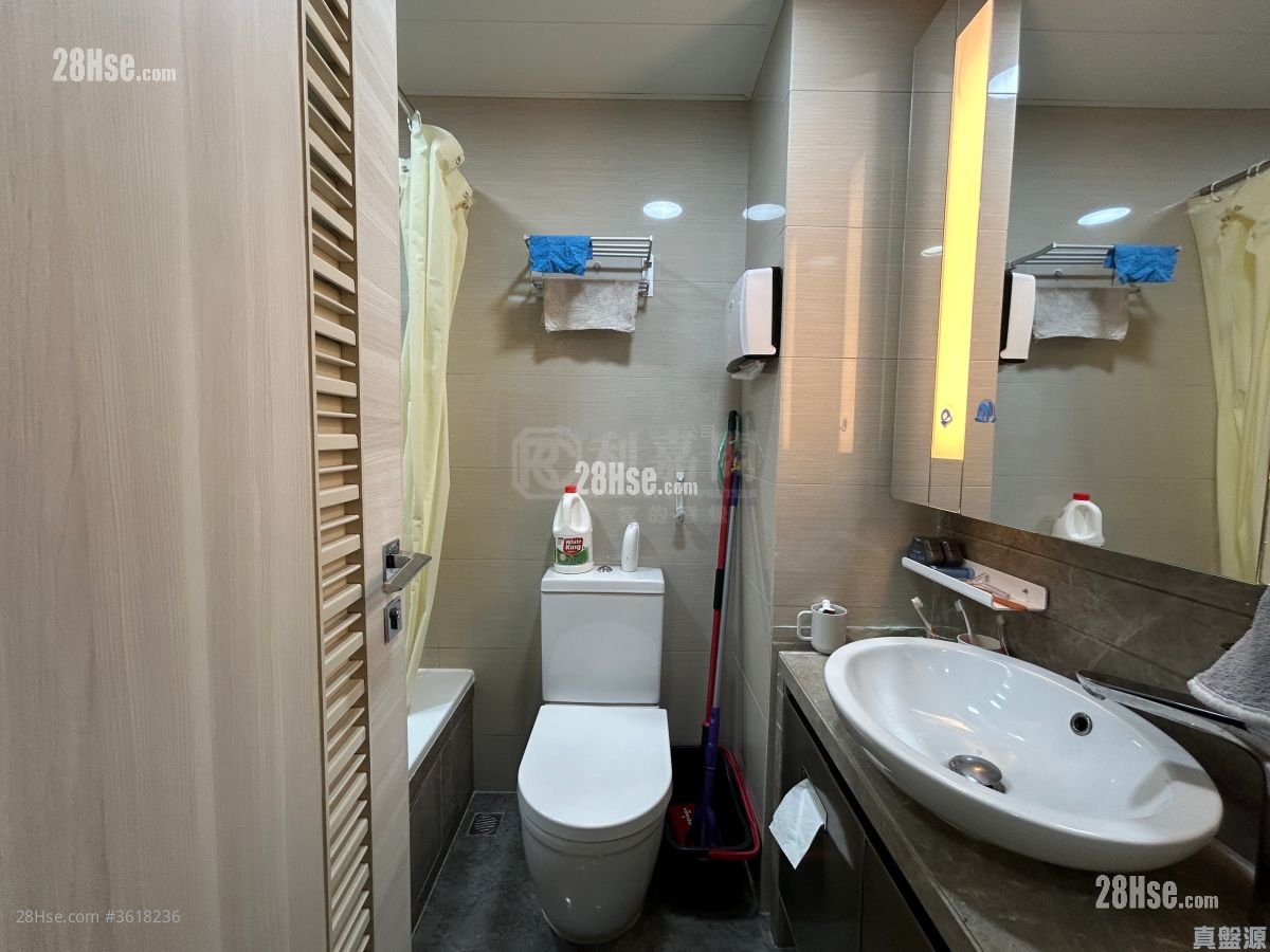 Yuccie Square Sell 2 Bedrooms , 1 Bathroom 429 ft² Yuccie Square Sell 2 Bedrooms , 1 Bathroom 429 ft²