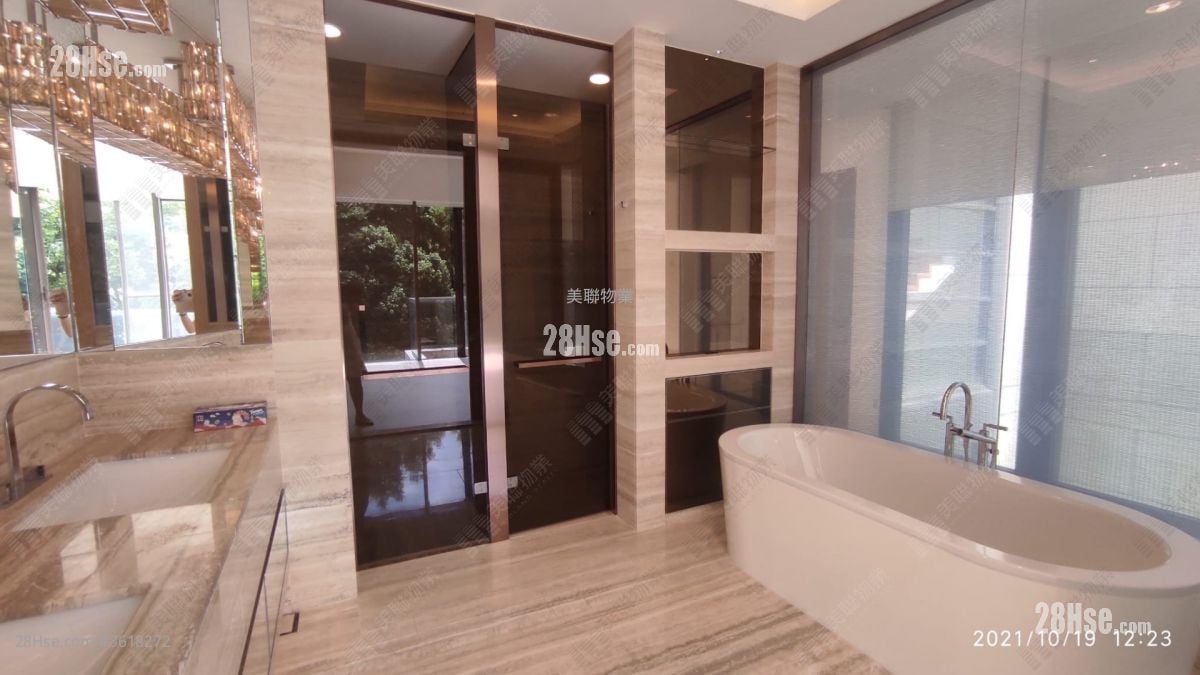 Valais Sell 4 Bedrooms , 5+ Bathrooms 2,792 ft² Valais Sell 4 Bedrooms , 5+ Bathrooms 2,792 ft²