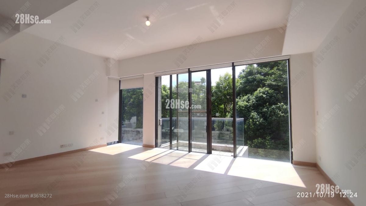 Valais Sell 4 Bedrooms , 5+ Bathrooms 2,792 ft² Valais Sell 4 Bedrooms , 5+ Bathrooms 2,792 ft²