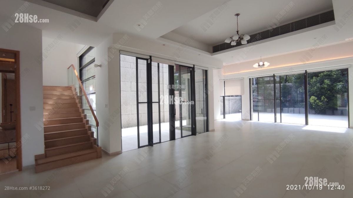 Valais Sell 4 Bedrooms , 5+ Bathrooms 2,792 ft² Valais Sell 4 Bedrooms , 5+ Bathrooms 2,792 ft²