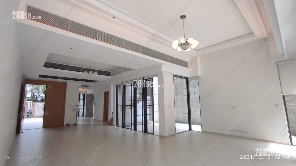 Valais Sell 4 Bedrooms , 5+ Bathrooms 2,792 ft² Valais Sell 4 Bedrooms , 5+ Bathrooms 2,792 ft²
