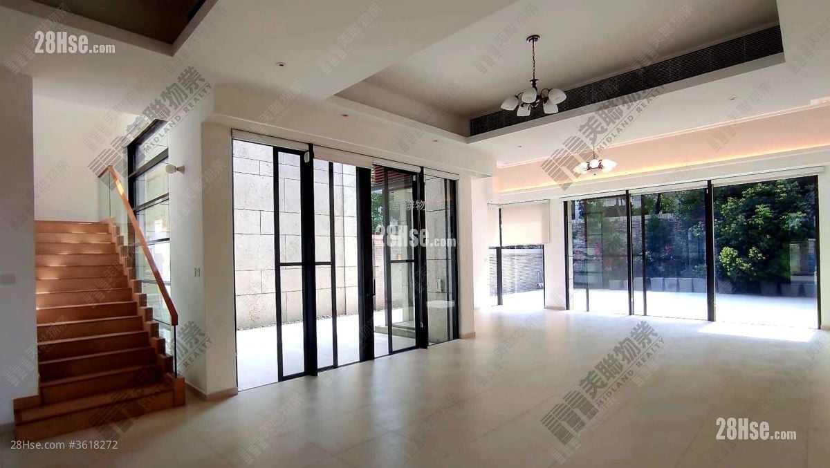 Valais Sell 4 Bedrooms , 5+ Bathrooms 2,792 ft² Valais Sell 4 Bedrooms , 5+ Bathrooms 2,792 ft²