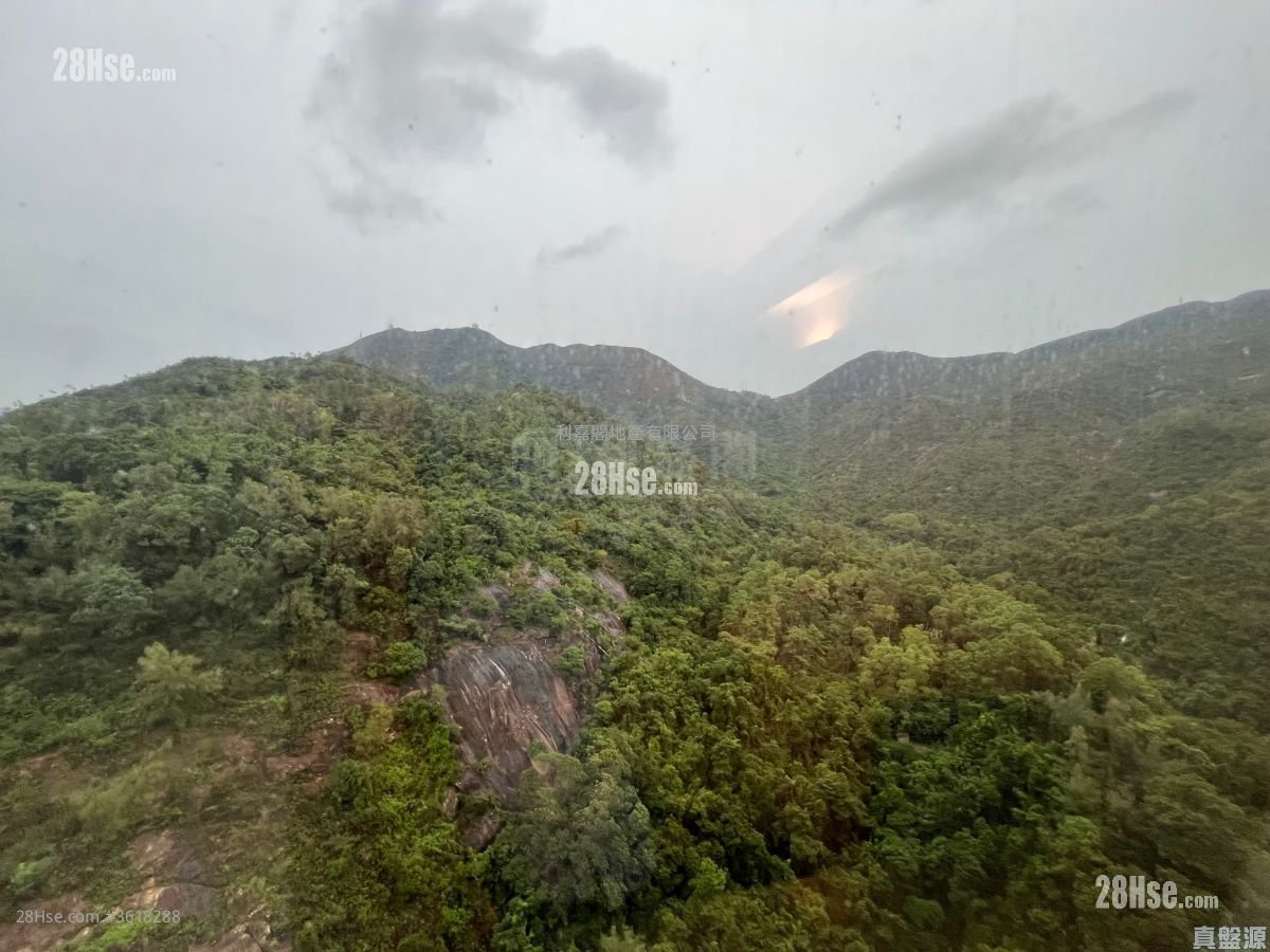 Kornhill Sell 3 Bedrooms , 1 Bathroom 594 ft² Kornhill Sell 3 Bedrooms , 1 Bathroom 594 ft²