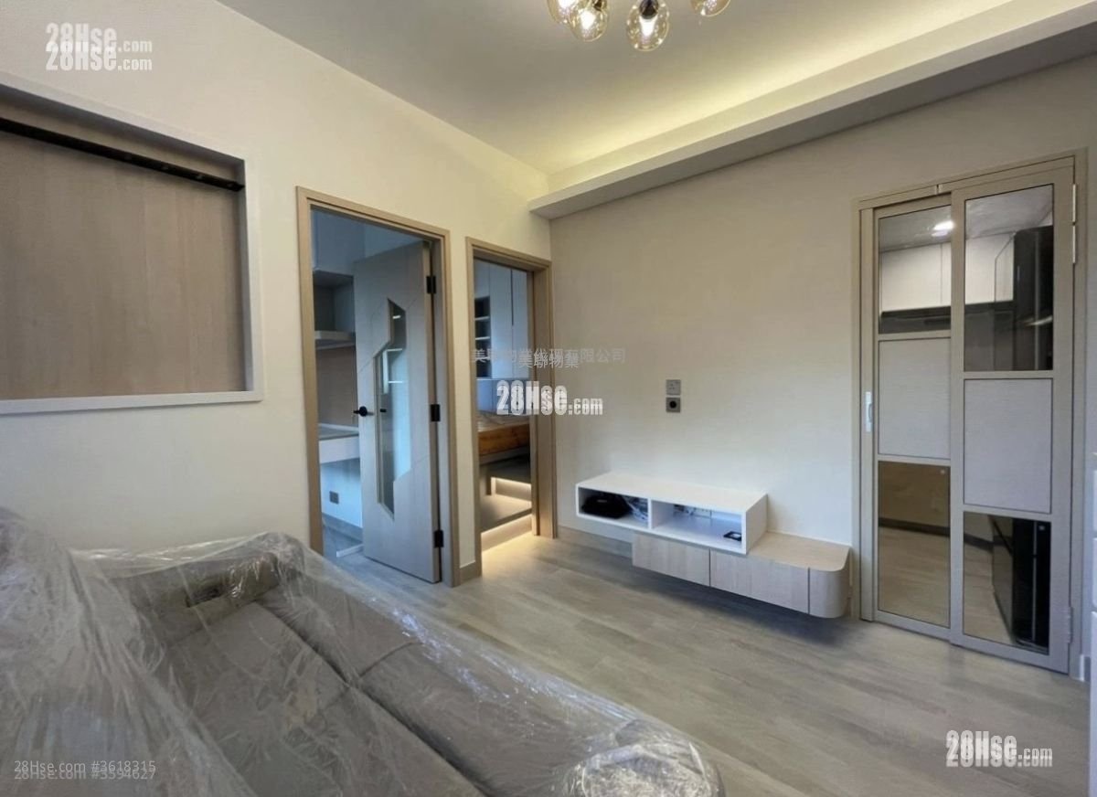Tuen Mun Town Plaza Sell 2 Bedrooms , 1 Bathroom 369 ft² Tuen Mun Town Plaza Sell 2 Bedrooms , 1 Bathroom 369 ft²