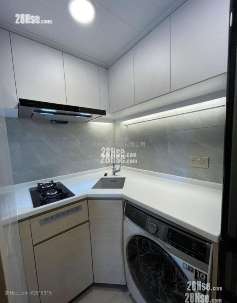 Tuen Mun Town Plaza Sell 2 Bedrooms , 1 Bathroom 369 ft² Tuen Mun Town Plaza Sell 2 Bedrooms , 1 Bathroom 369 ft²