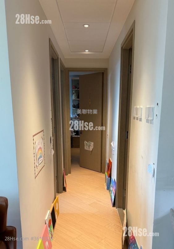 The Southside Sell 3 Bedrooms , 2 Bathrooms 919 ft² The Southside Sell 3 Bedrooms , 2 Bathrooms 919 ft²
