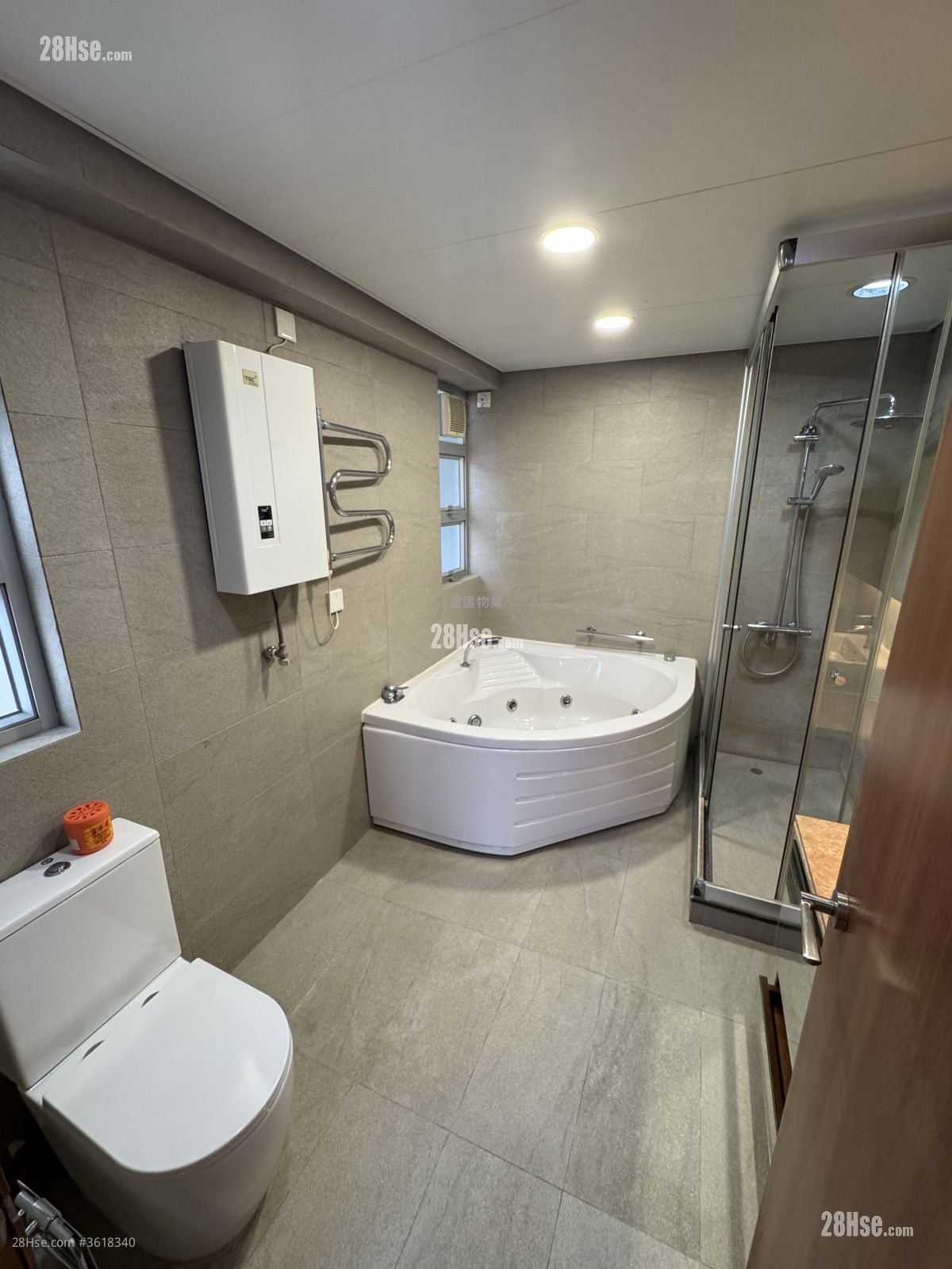 黃埔花園 售盤 3 房 , 2 浴室 833 平方呎 黃埔花園 售盤 3 房 , 2 浴室 833 平方呎