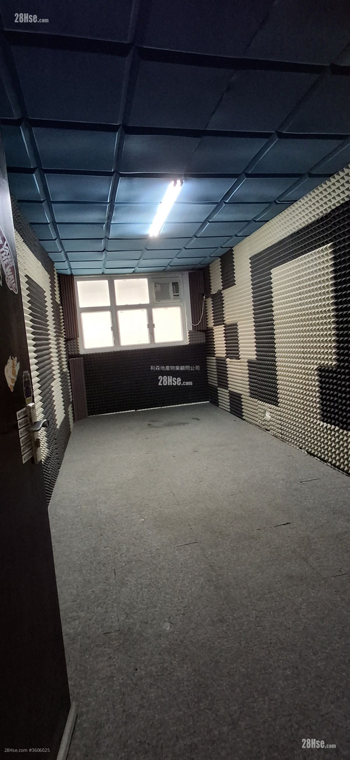 Shing King Industrial Building Rental 125 ft²