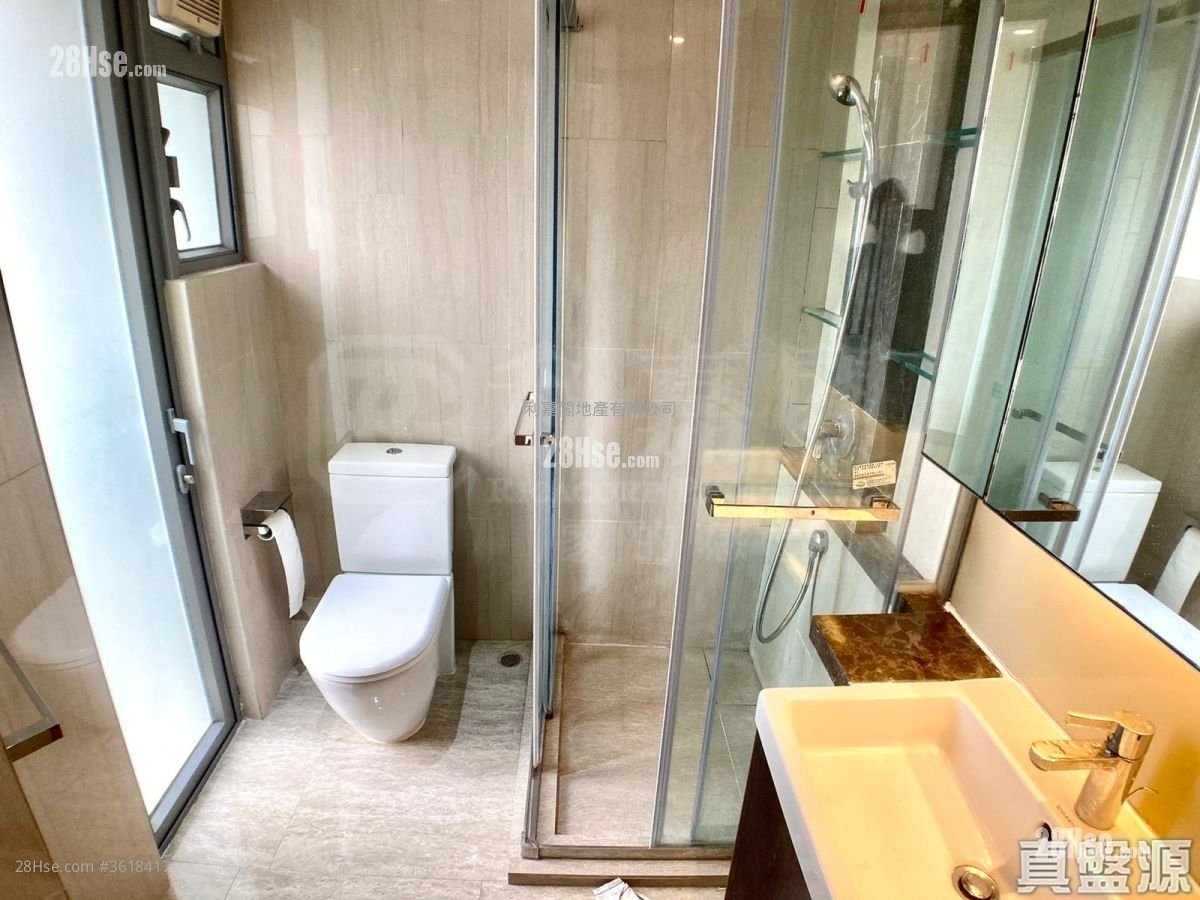 The Reach Sell 2 Bedrooms 355 ft² The Reach Sell 2 Bedrooms 355 ft²