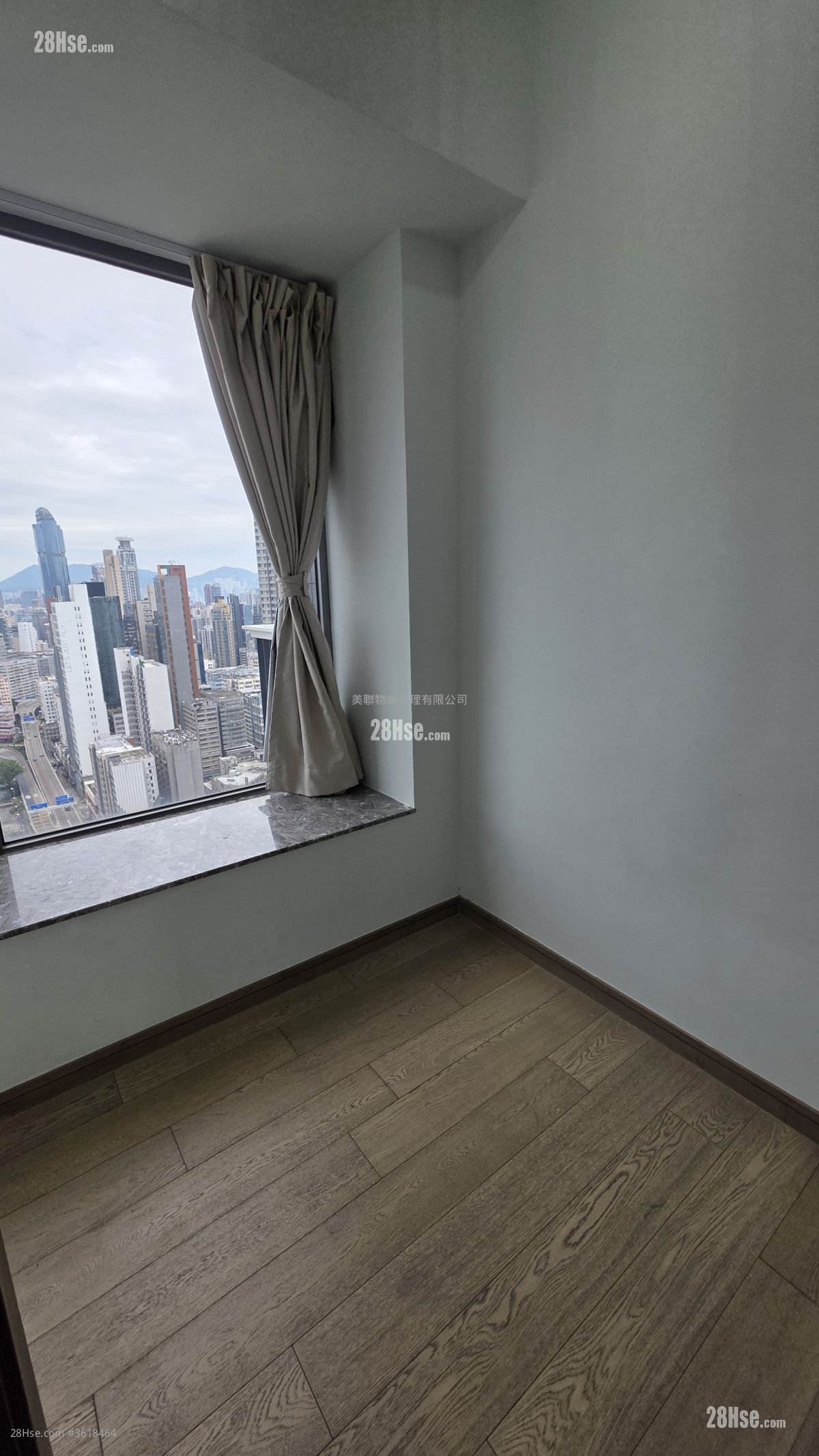 Park One Sell 3 Bedrooms , 1 Bathroom 419 ft² Park One Sell 3 Bedrooms , 1 Bathroom 419 ft²