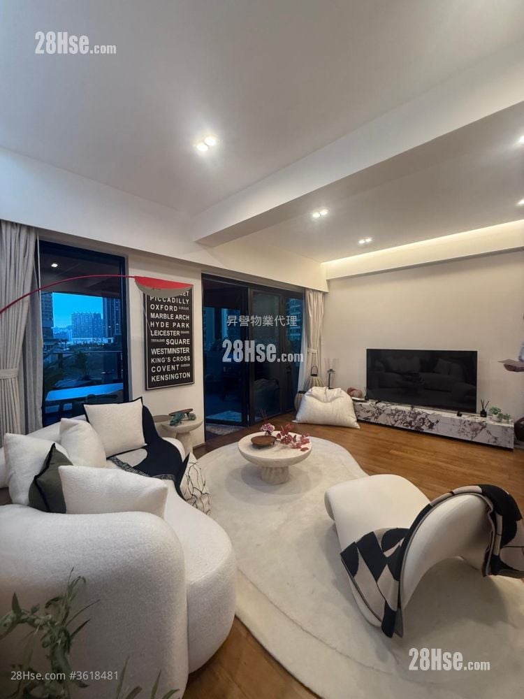 The Arch Rental 3 Bedrooms , 2 Bathrooms 990 ft² The Arch Rental 3 Bedrooms , 2 Bathrooms 990 ft²