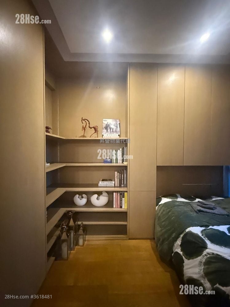 The Arch Rental 3 Bedrooms , 2 Bathrooms 990 ft² The Arch Rental 3 Bedrooms , 2 Bathrooms 990 ft²