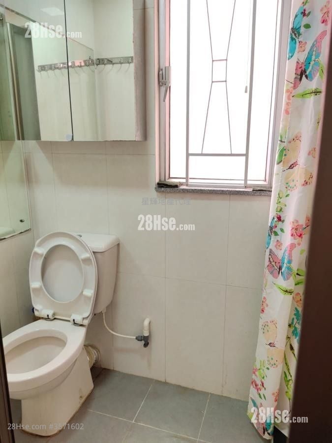 Yen Ya Building Sell 2 Bedrooms , 1 Bathroom 330 ft² Yen Ya Building Sell 2 Bedrooms , 1 Bathroom 330 ft²