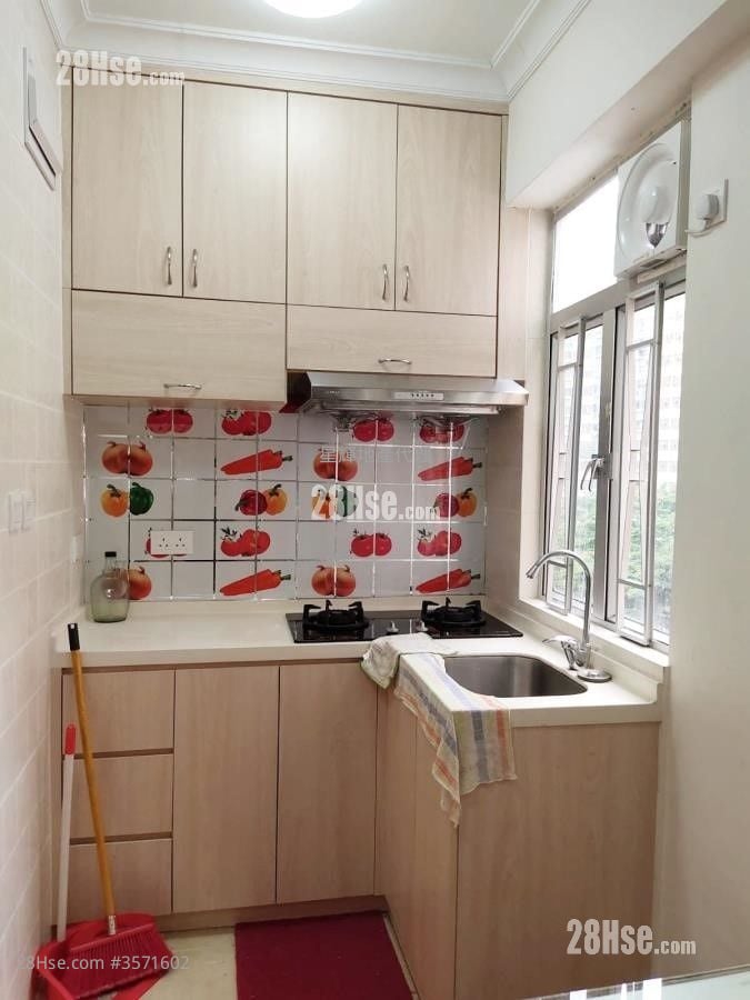 Yen Ya Building Sell 2 Bedrooms , 1 Bathroom 330 ft² Yen Ya Building Sell 2 Bedrooms , 1 Bathroom 330 ft²