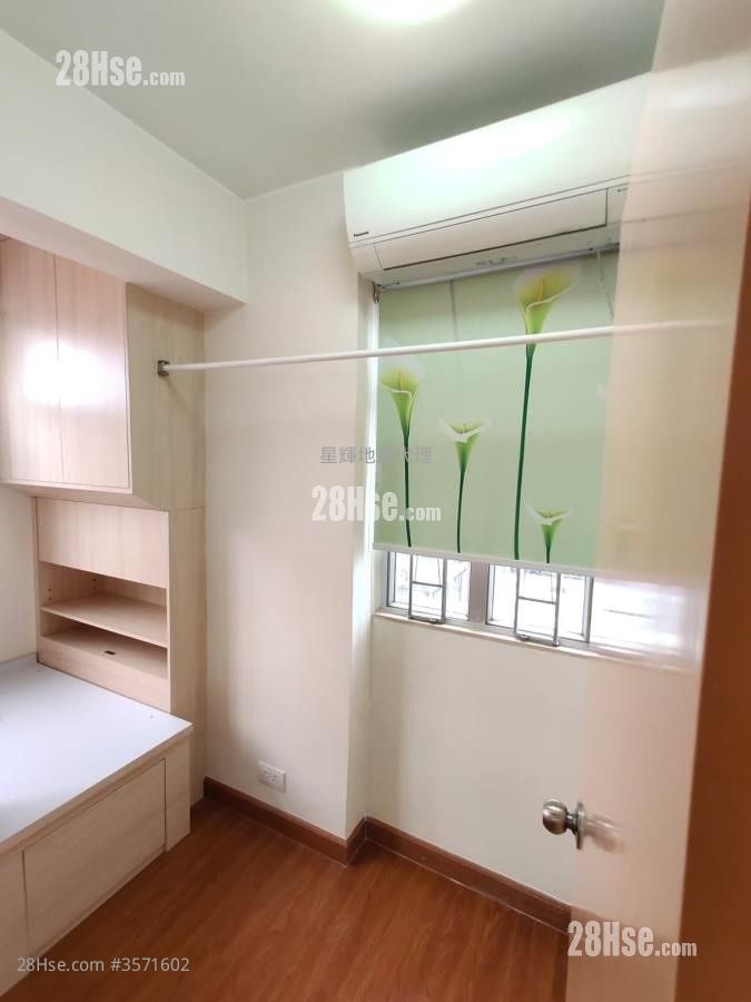 Yen Ya Building Sell 2 Bedrooms , 1 Bathroom 330 ft² Yen Ya Building Sell 2 Bedrooms , 1 Bathroom 330 ft²