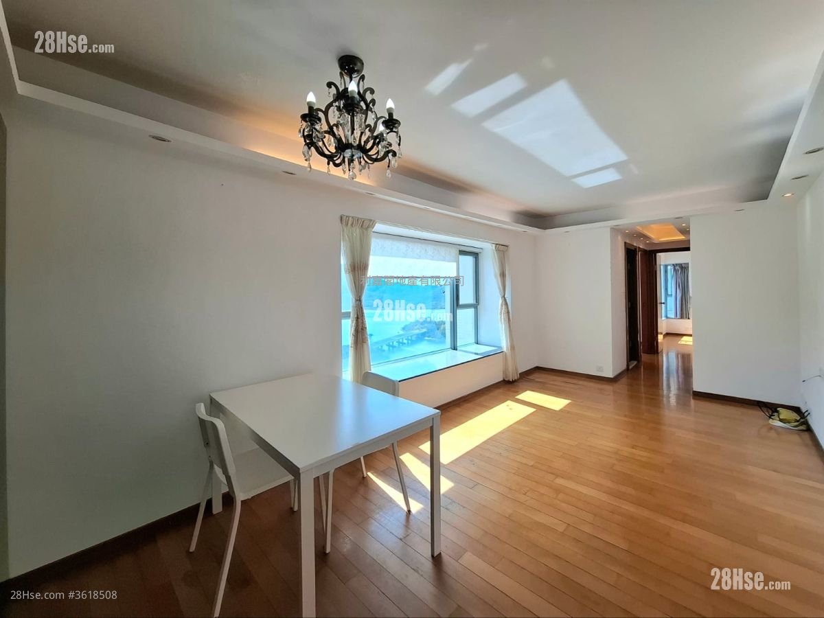 Seaview Crescent Rental 2 Bedrooms , 1 Bathroom 521 ft² Seaview Crescent Rental 2 Bedrooms , 1 Bathroom 521 ft²