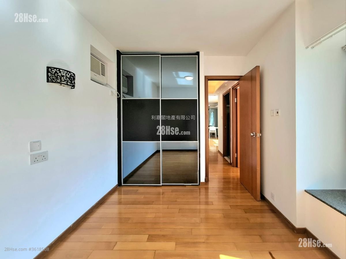 Seaview Crescent Rental 2 Bedrooms , 1 Bathroom 521 ft² Seaview Crescent Rental 2 Bedrooms , 1 Bathroom 521 ft²