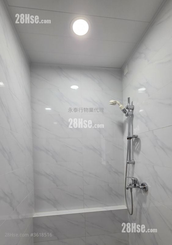 Village Rental 3 Bedrooms , 2 Bathrooms Village Rental 3 Bedrooms , 2 Bathrooms