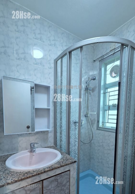 Village Rental 3 Bedrooms , 2 Bathrooms Village Rental 3 Bedrooms , 2 Bathrooms