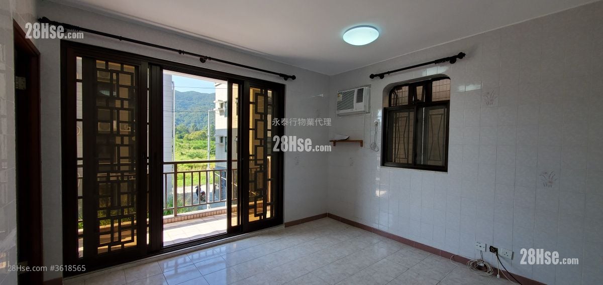 Village Rental 3 Bedrooms , 2 Bathrooms Village Rental 3 Bedrooms , 2 Bathrooms