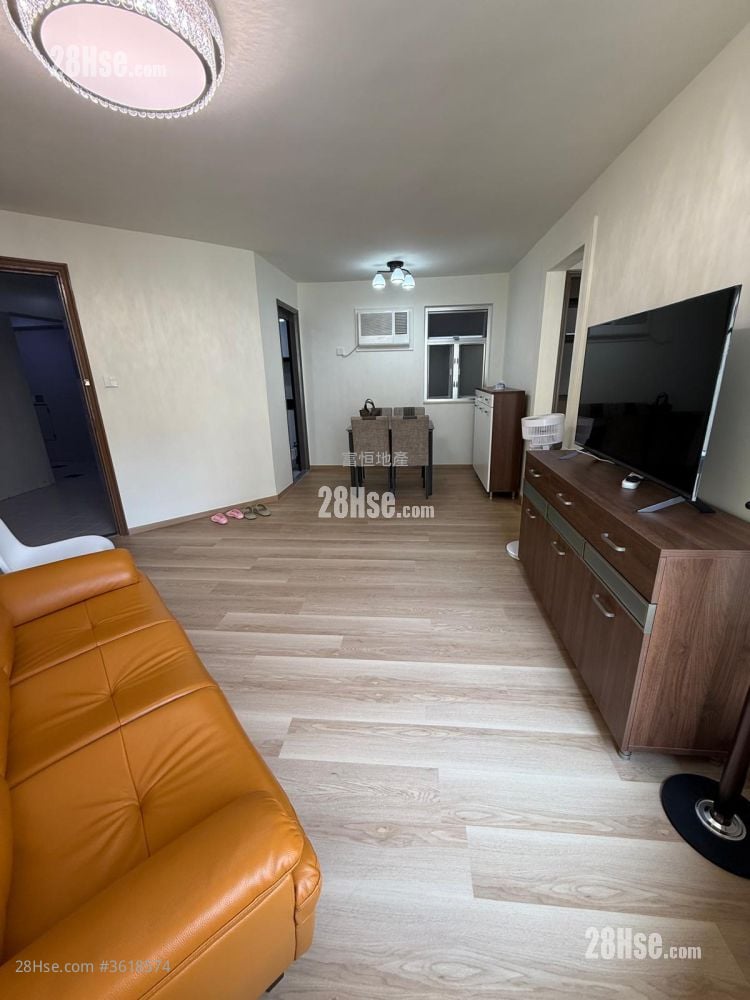 Whampoa Garden Rental 4 Bedrooms , 2 Bathrooms 729 ft² Whampoa Garden Rental 4 Bedrooms , 2 Bathrooms 729 ft²
