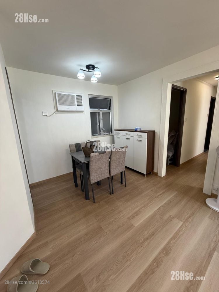 Whampoa Garden Rental 4 Bedrooms , 2 Bathrooms 729 ft² Whampoa Garden Rental 4 Bedrooms , 2 Bathrooms 729 ft²