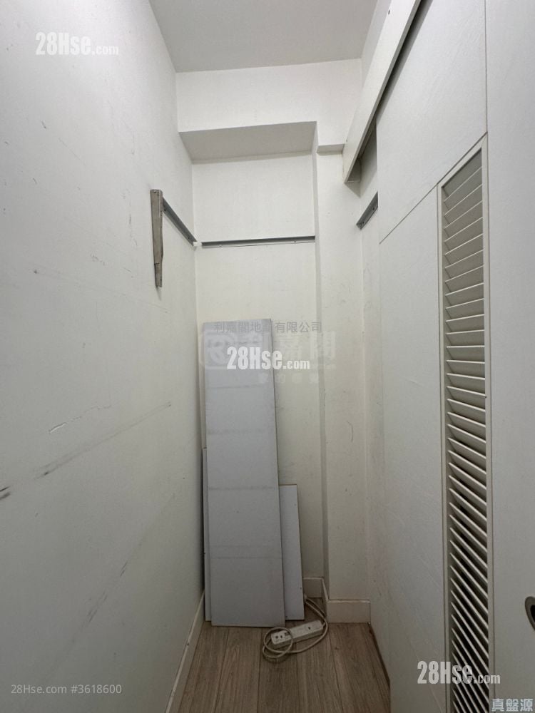 Festival City Sell 3 Bedrooms , 1 Bathroom 739 ft² Festival City Sell 3 Bedrooms , 1 Bathroom 739 ft²