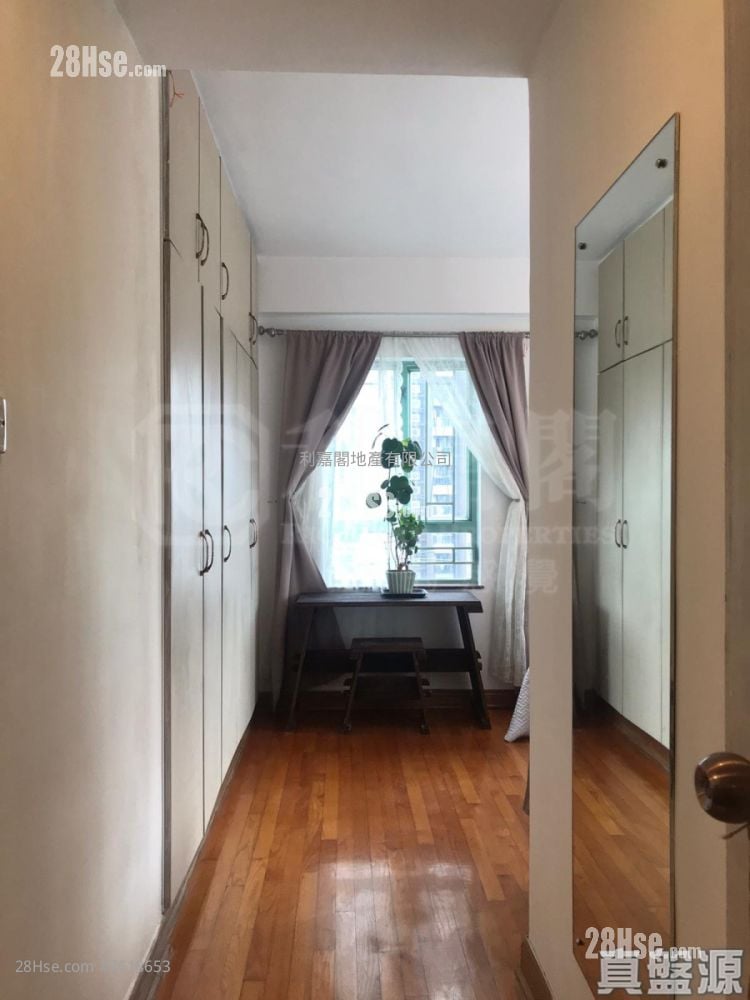 Goldwin Heights Sell 3 Bedrooms 811 ft² Goldwin Heights Sell 3 Bedrooms 811 ft²