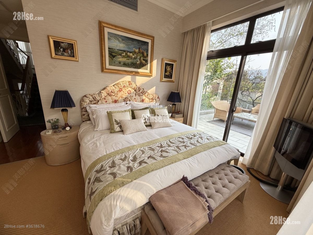 The Royal Oaks Sell 5+ Bedrooms , 4 Bathrooms 3,003 ft² The Royal Oaks Sell 5+ Bedrooms , 4 Bathrooms 3,003 ft²