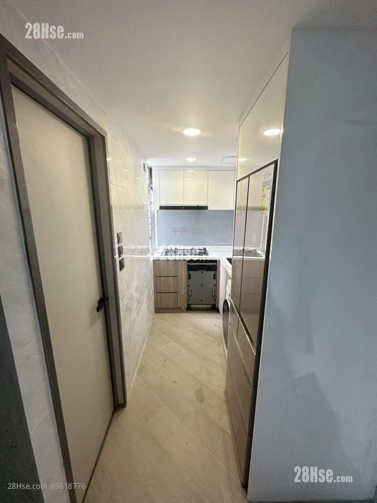 Kwun Tak Court Sell 2 Bedrooms , 1 Bathroom 449 ft² Kwun Tak Court Sell 2 Bedrooms , 1 Bathroom 449 ft²