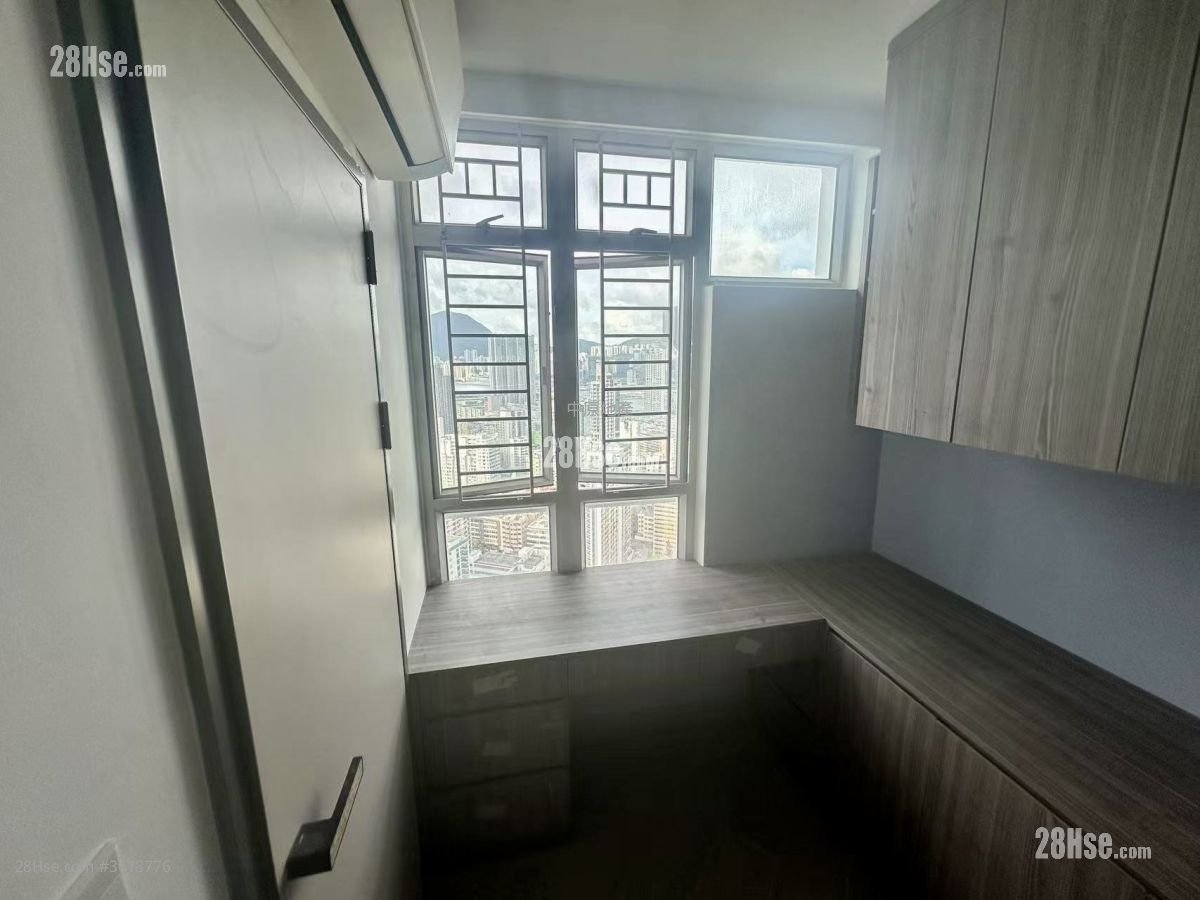 Kwun Tak Court Sell 2 Bedrooms , 1 Bathroom 449 ft² Kwun Tak Court Sell 2 Bedrooms , 1 Bathroom 449 ft²