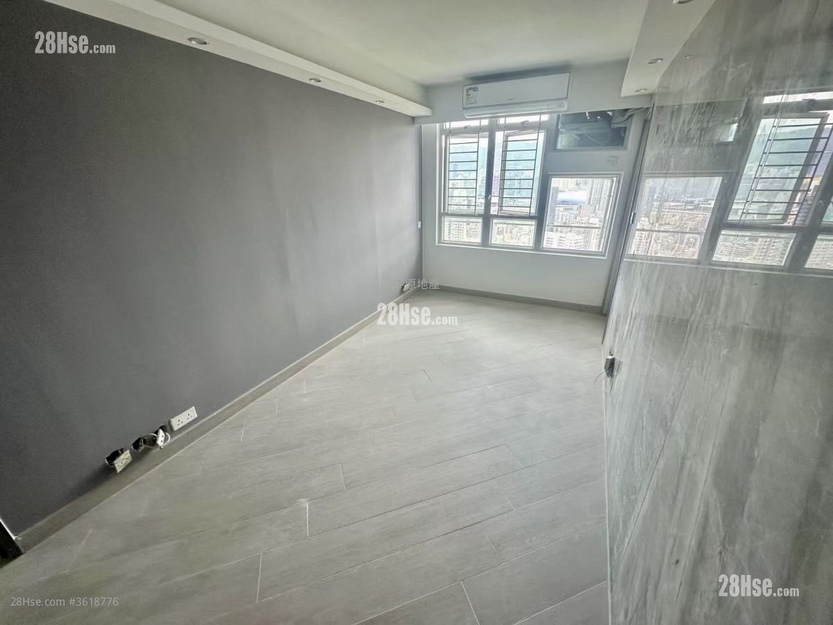Kwun Tak Court Sell 2 Bedrooms , 1 Bathroom 449 ft² Kwun Tak Court Sell 2 Bedrooms , 1 Bathroom 449 ft²