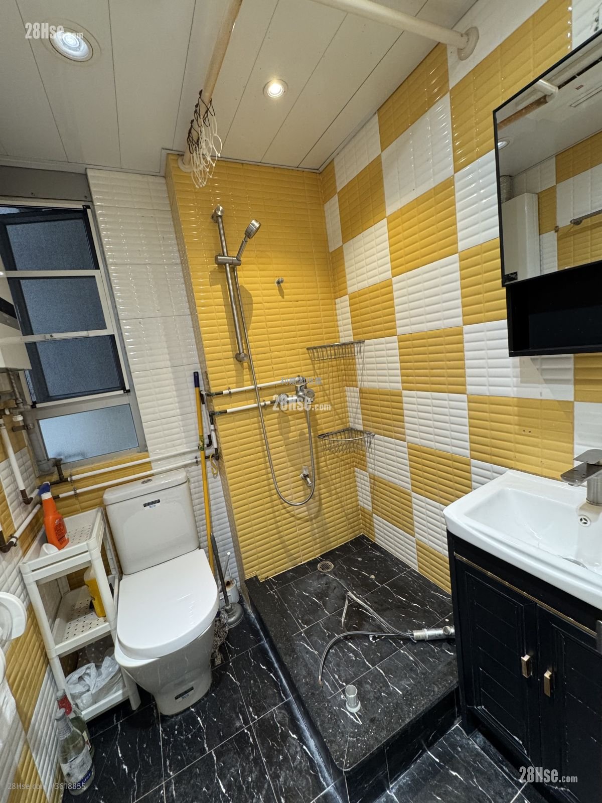 Wang Kwong Building Sell 2 Bedrooms , 1 Bathroom 386 ft² Wang Kwong Building Sell 2 Bedrooms , 1 Bathroom 386 ft²
