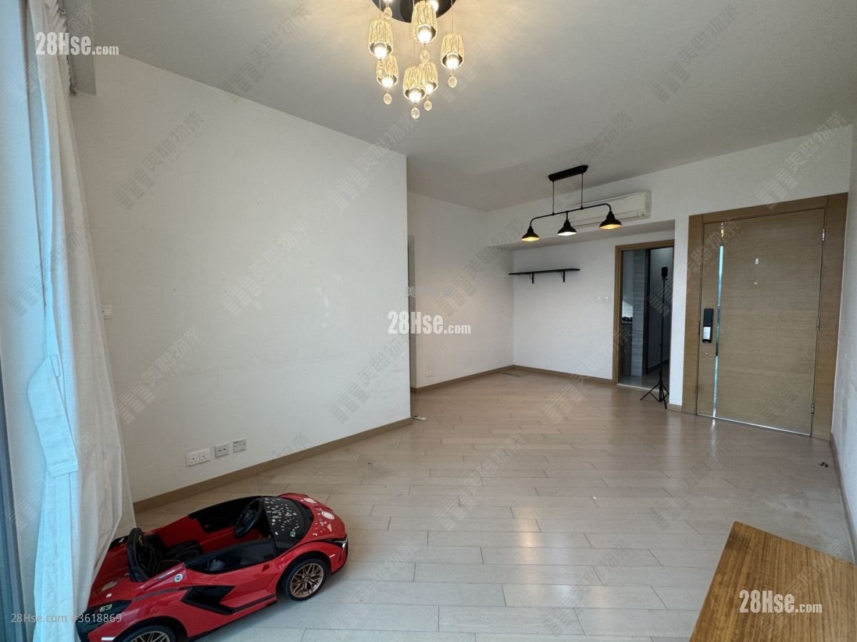 峻峦 租盘 4 房 , 2 浴室 909 平方尺 峻峦 租盘 4 房 , 2 浴室 909 平方尺